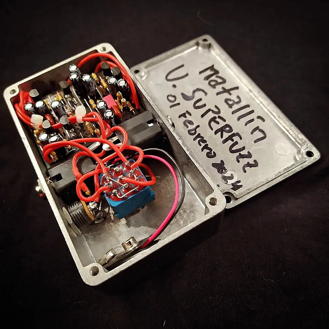 Matallín Univox Superfuzz Replica